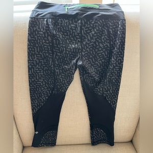 Lululemon size 6 3/4 length mid rise leggings